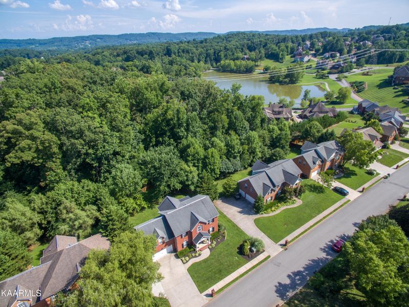8332 Harbor Cove Dr, Knoxville, TN 37938