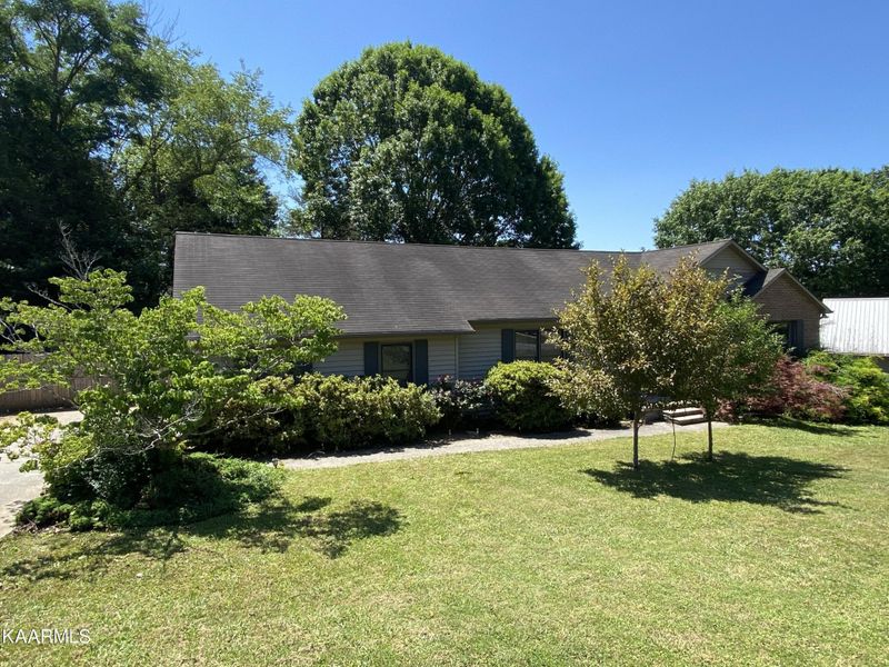 102 Tamara Ln, Oak Ridge, TN 37830