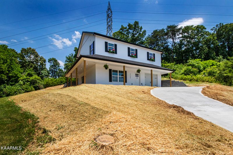1735 Maplestone Ln, Knoxville, TN 37918