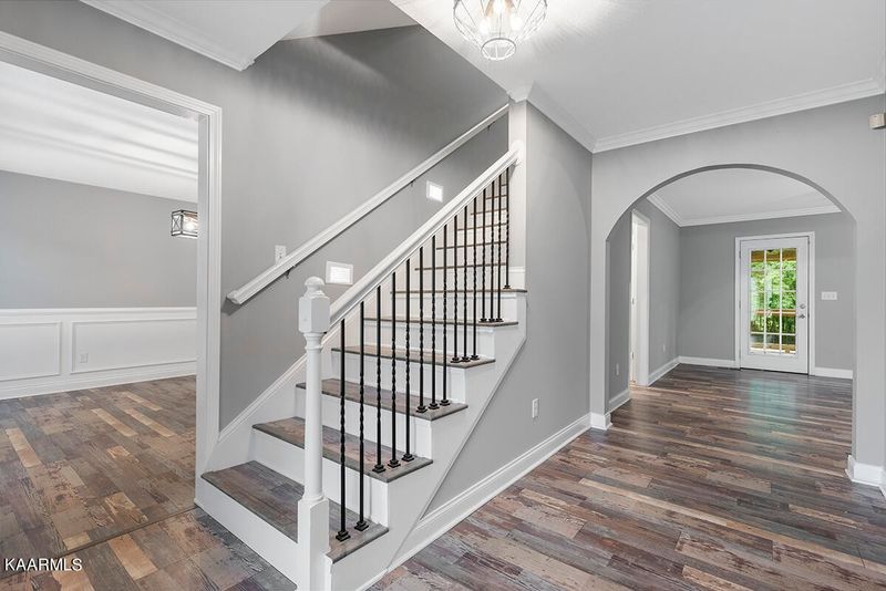 8714 Brookhaven Dr, Knoxville, TN 37931