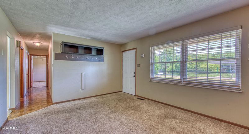 6544 E Garwood Cir, Knoxville, TN 37918