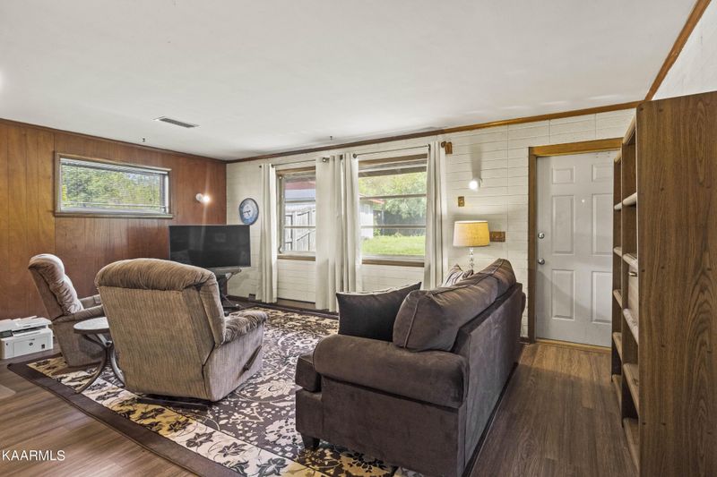 3830 Maupin Dr, Knoxville, TN 37918