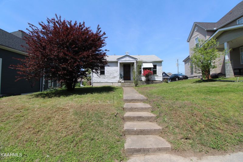 1809 Highland Ave, Knoxville, TN 37916