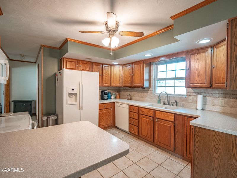 123 Hillis Dr, Sevierville, TN 37863