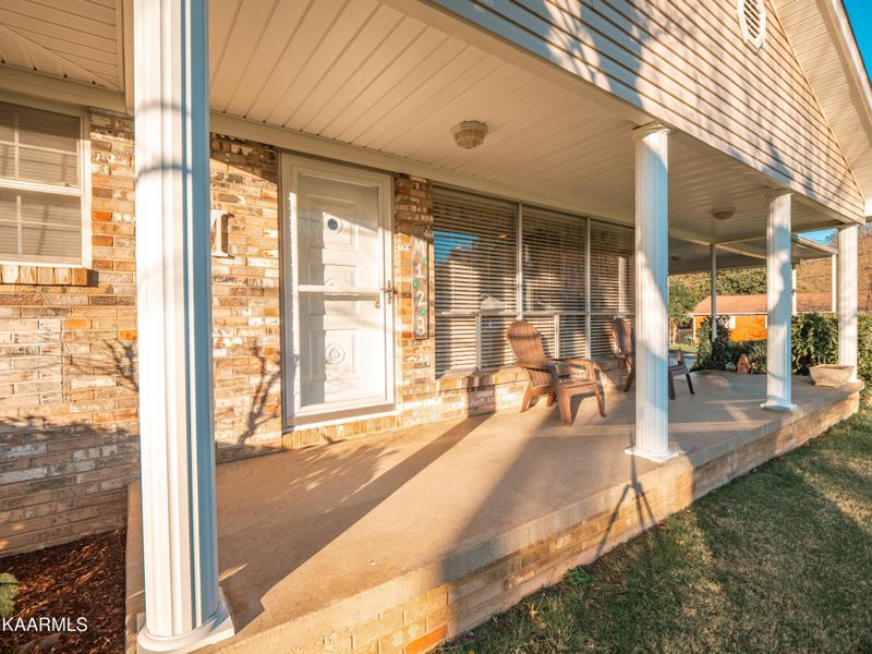 123 Hillis Dr, Sevierville, TN 37863