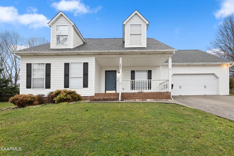 1412 Rush Limbaugh Ln, Knoxville, TN 37932