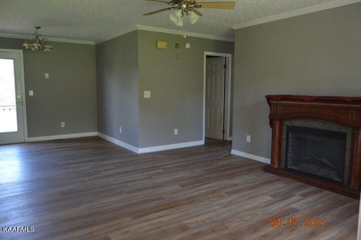 712 Smoky Mountain Dr, Sevierville, TN 37876
