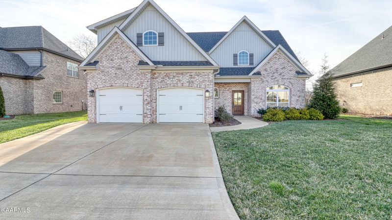 12038 Salt Creek Ln, Knoxville, TN 37932