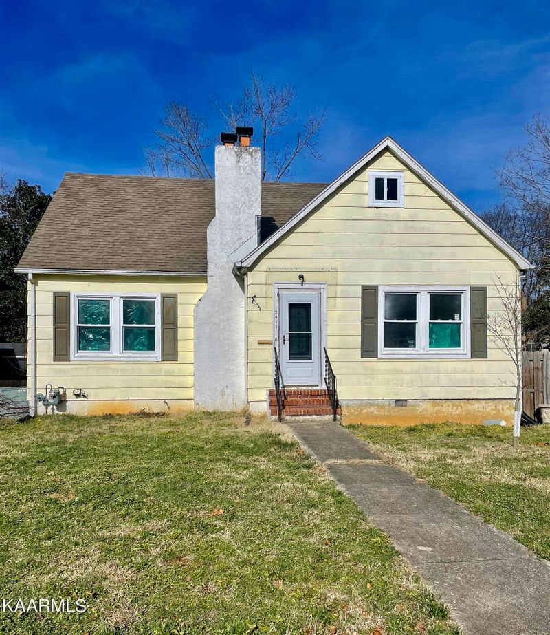 2417 Tecoma Dr, Knoxville, TN 37917