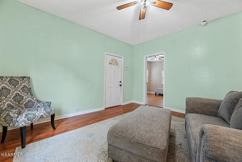 1814 Hoitt Ave, Knoxville, TN 37917