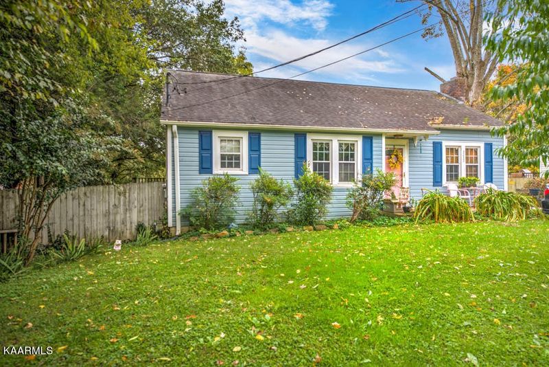 3232 Fairmont Blvd, Knoxville, TN 37917