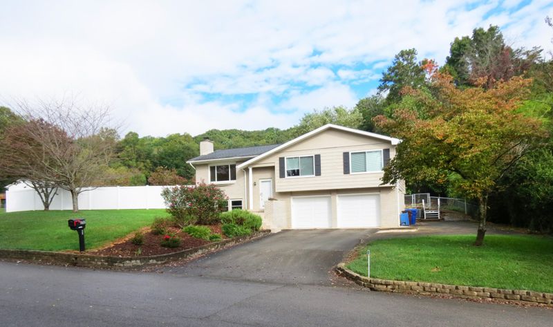 232 Tusculum Dr, Oak Ridge, TN 37830