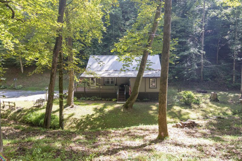 7300 Cooks Hollow Rd, Maryville, TN 37801