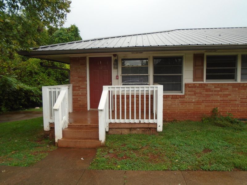 501 View Park Dr #12, Knoxville, TN 37920