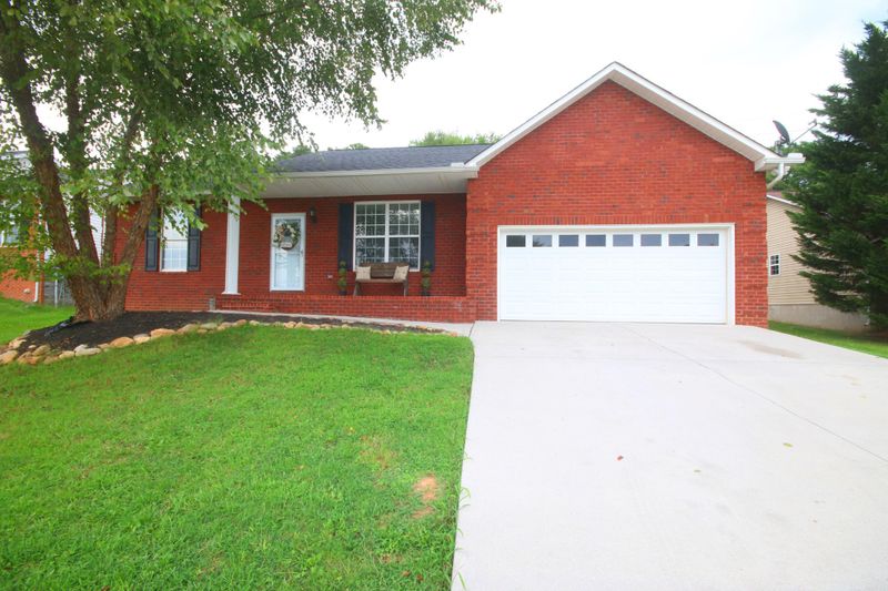 4136 Riverstone Ln, Knoxville, TN 37918