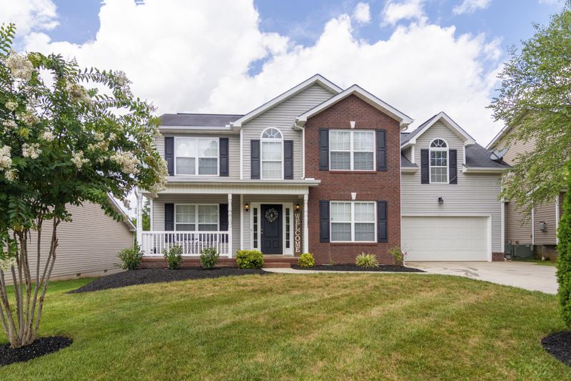 5051 Horsestall Dr, Knoxville, TN 37918