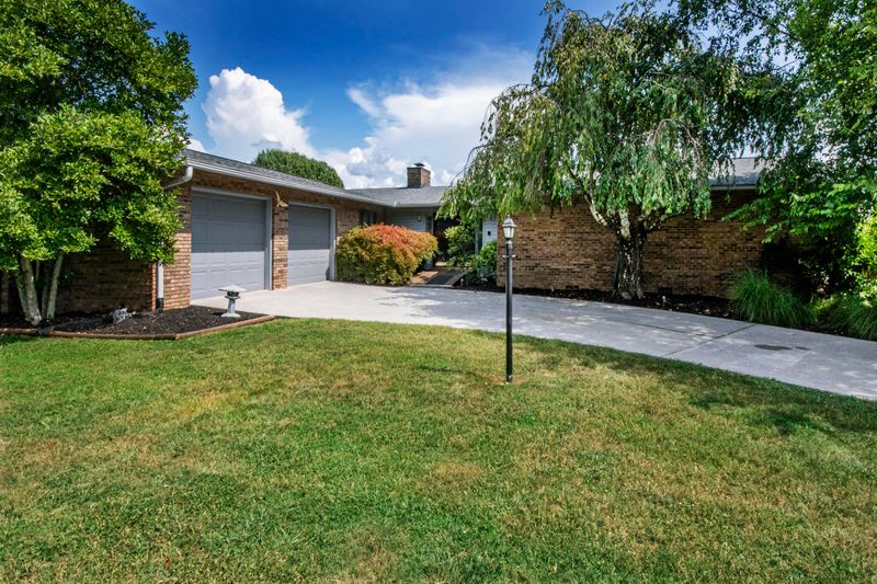 3134 Allen Dr, Maryville, TN 37803