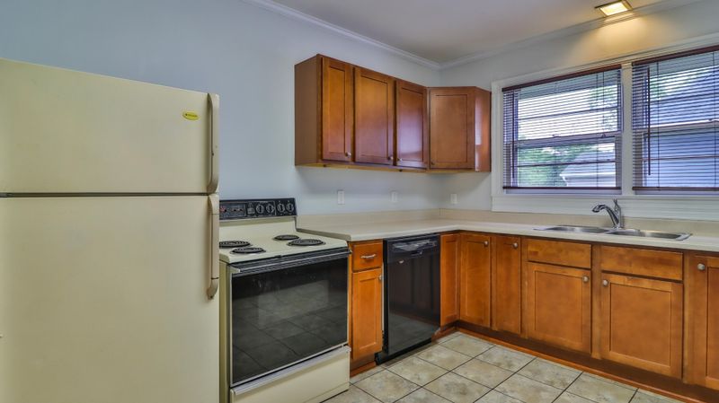 214 E Springdale Ave, Knoxville, TN 37917