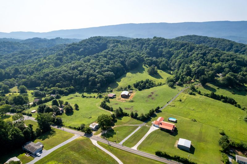 4 Blockhouse Rd, Maryville, TN 37803