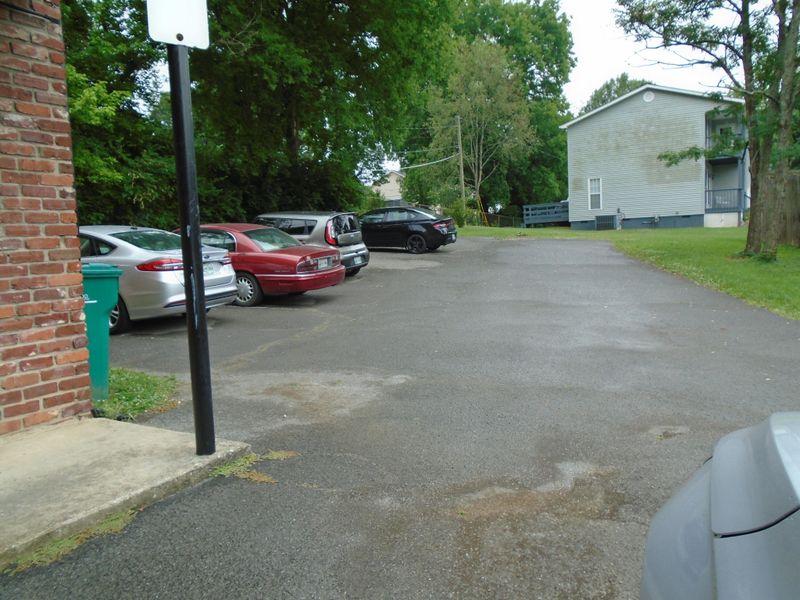 3014 Rennoc Rd, Knoxville, TN 37918