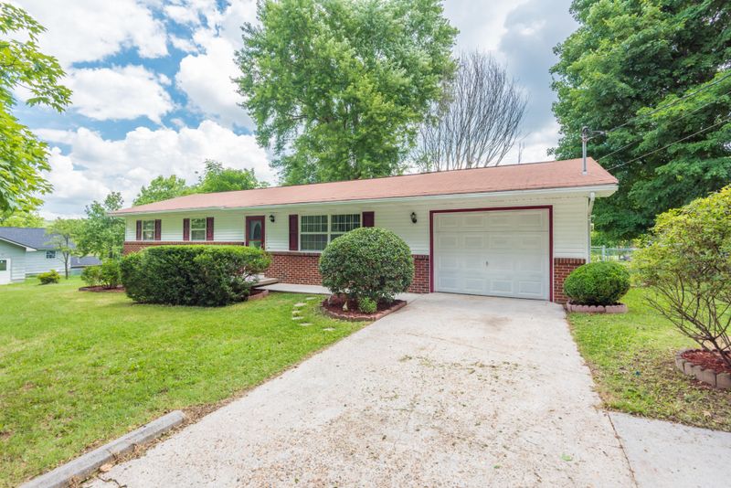8608 Fox Lonas Rd, Knoxville, TN 37923