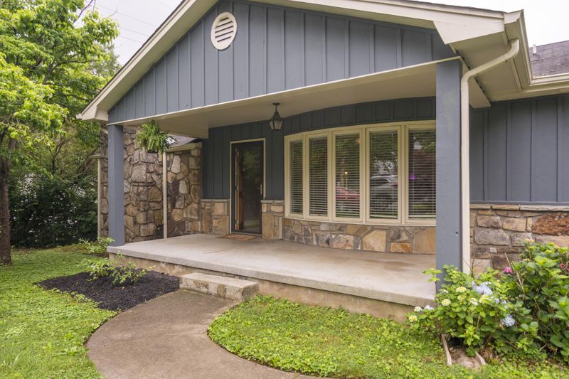 2716 Spencer St, Knoxville, TN 37917