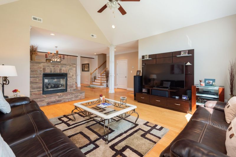 8321 Shoregate Ln, Knoxville, TN 37938