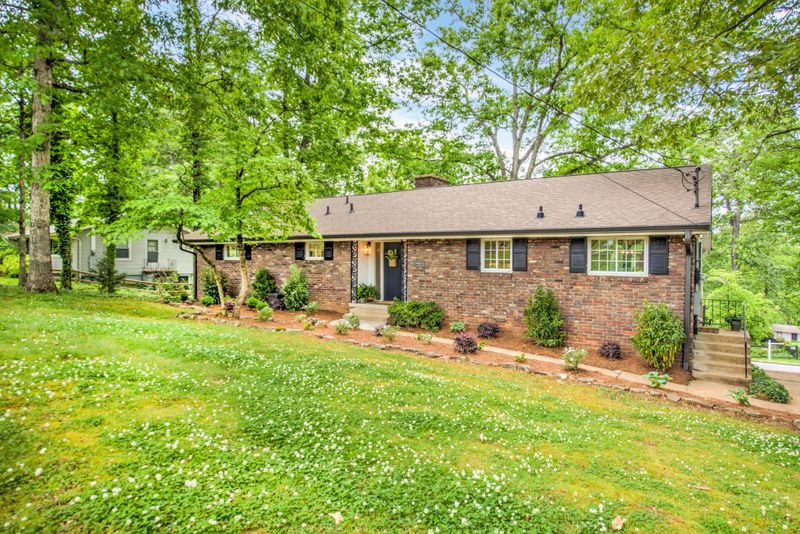 4001 Kingston Pike, Knoxville, TN 37919