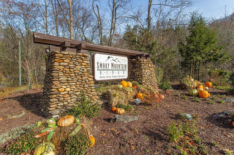 70 Smoky Ridge Way, Sevierville, TN 37862