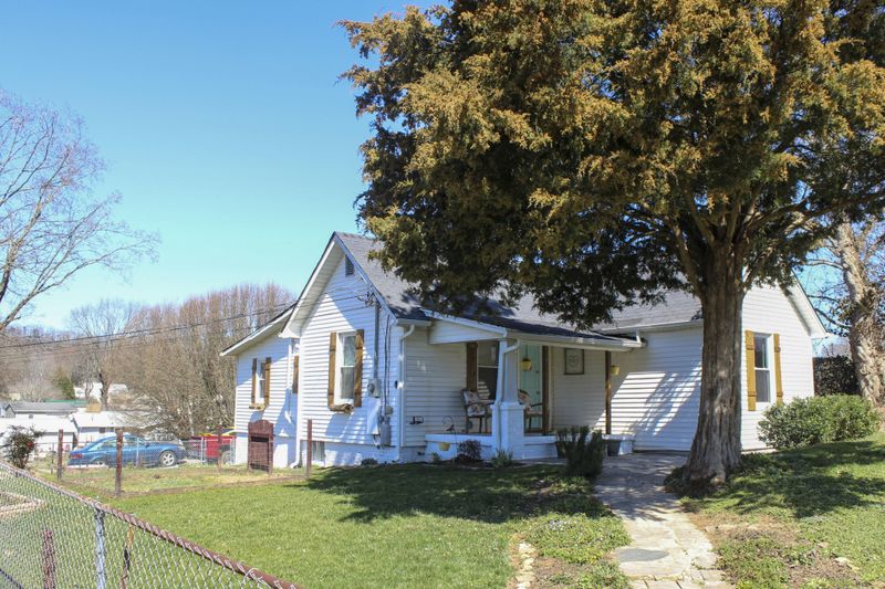 103 View Rd, Knoxville, TN 37917