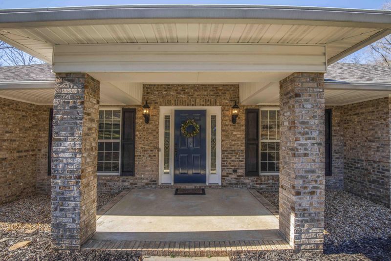 150 Point Harbour Dr, Lenoir City, TN 37772