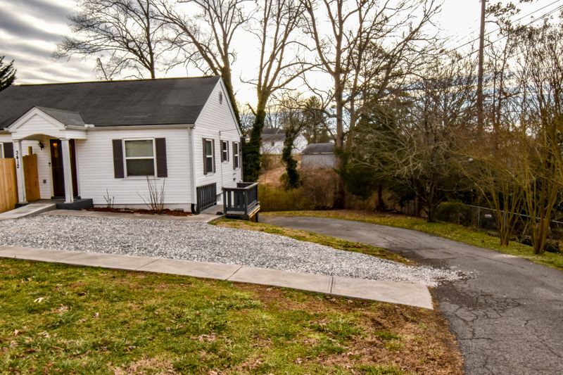 3412 Harvey Rd, Knoxville, TN 37918