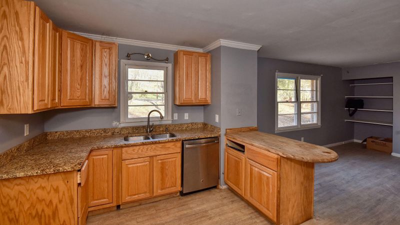 119 Carnegie Dr, Oak Ridge, TN 37830