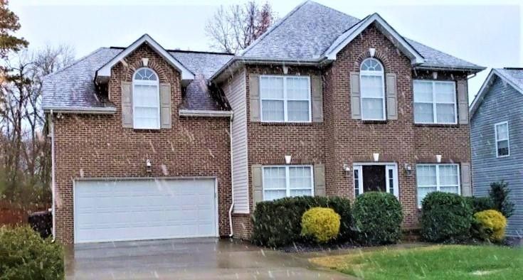 3410 Grassy Pointe Ln, Knoxville, TN 37931