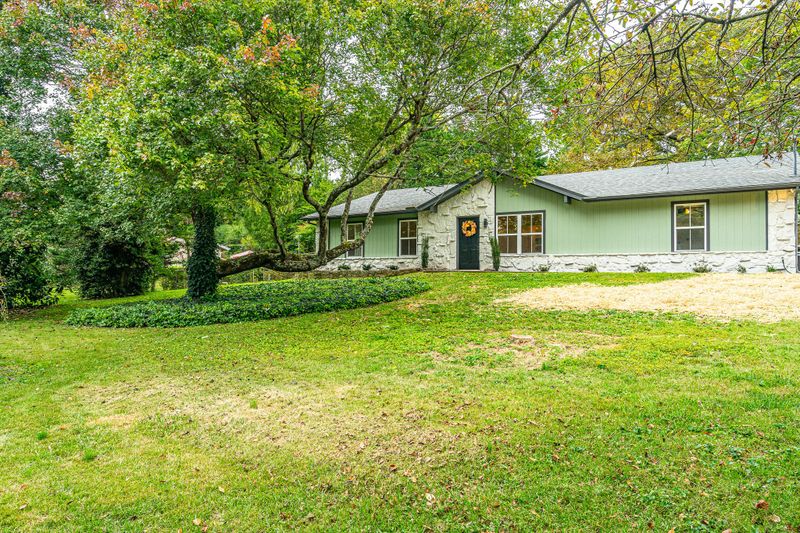 1227 Galewood Rd, Knoxville, TN 37919