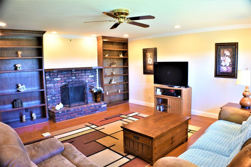 7805 Cedarcrest Rd, Knoxville, TN 37938