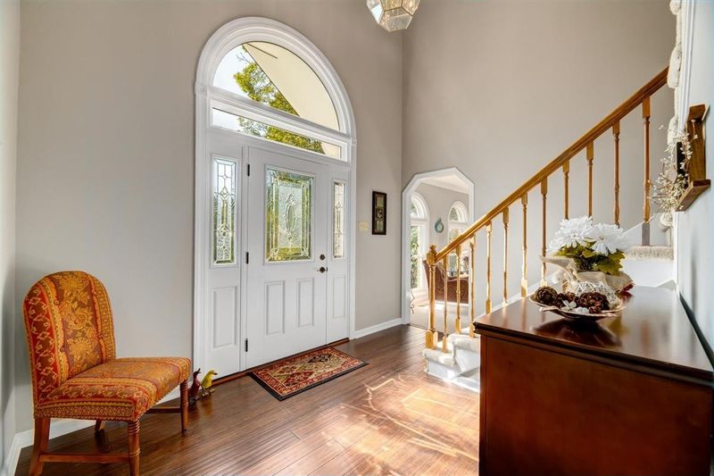 716 Summit Lake Ct, Knoxville, TN 37922