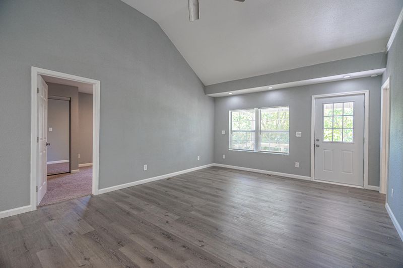 6001 Summer Dr, Knoxville, TN 37924
