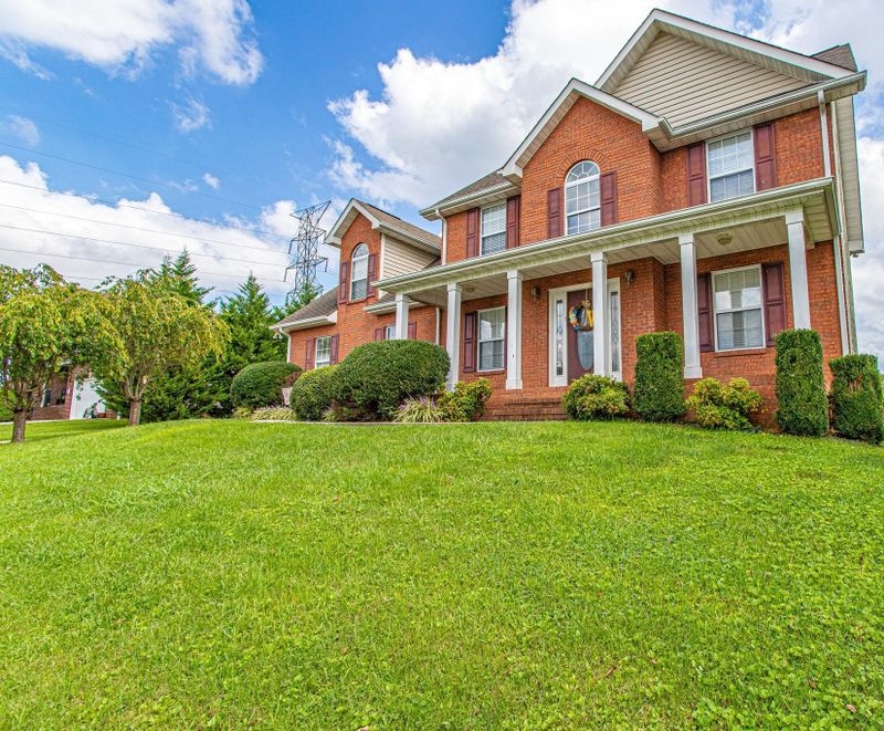 5232 Magic Lantern Dr, Knoxville, TN 37918