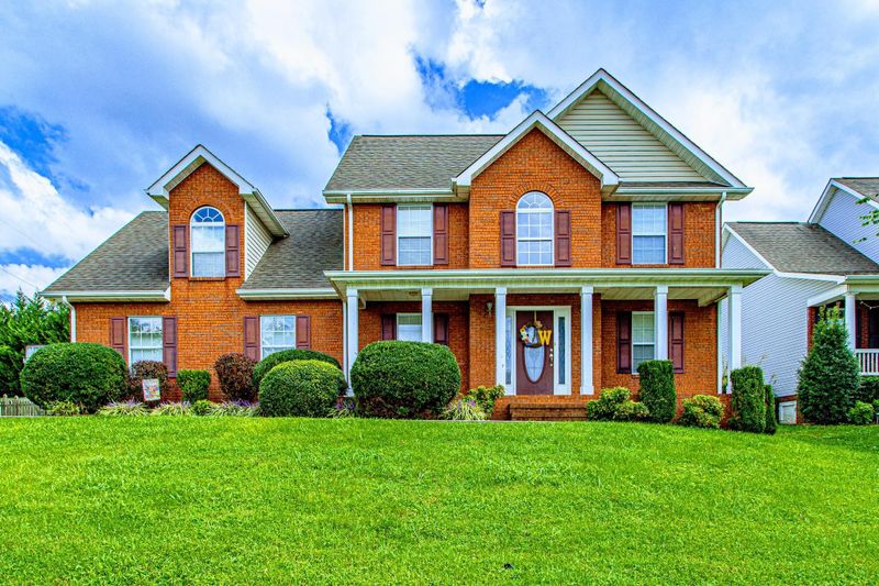 5232 Magic Lantern Dr, Knoxville, TN 37918