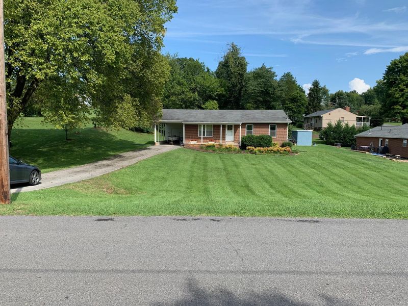 3701 Kenilworth Ln, Knoxville, TN 37914