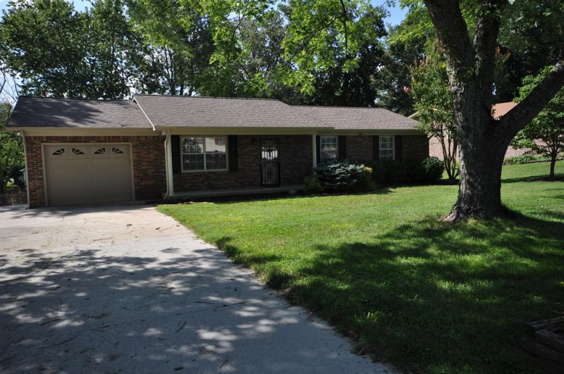 6609 Trinity Dr, Knoxville, TN 37918