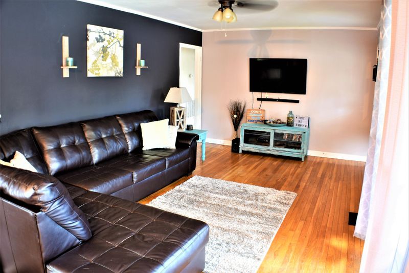 105 E Arrowwood Rd, Oak Ridge, TN 37830