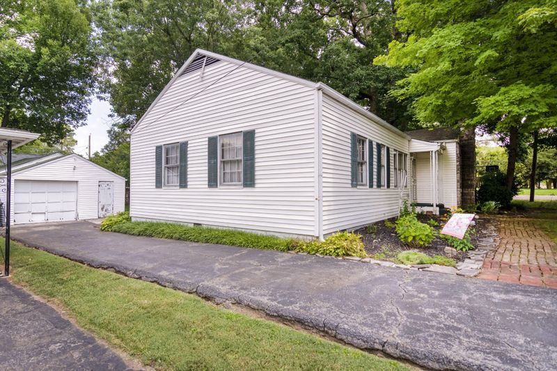 5008 Hedgewood Dr, Knoxville, TN 37918