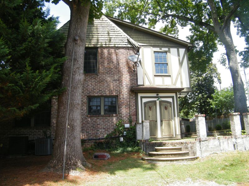 208 Adair Dr, Knoxville, TN 37918