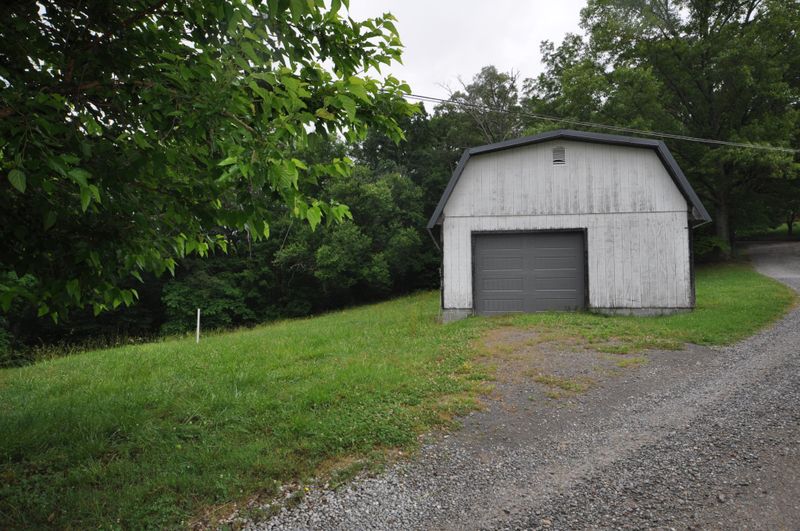 5821 Fort Sumter Rd, Knoxville, TN 37938