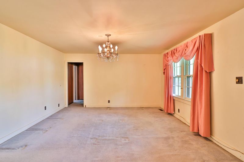 3901 Luwana Ln, Knoxville, TN 37917