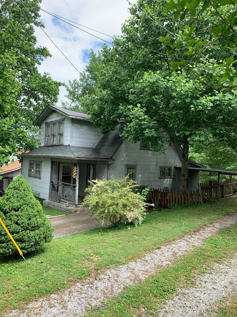 106 S 6th St, Maryville, TN 37804