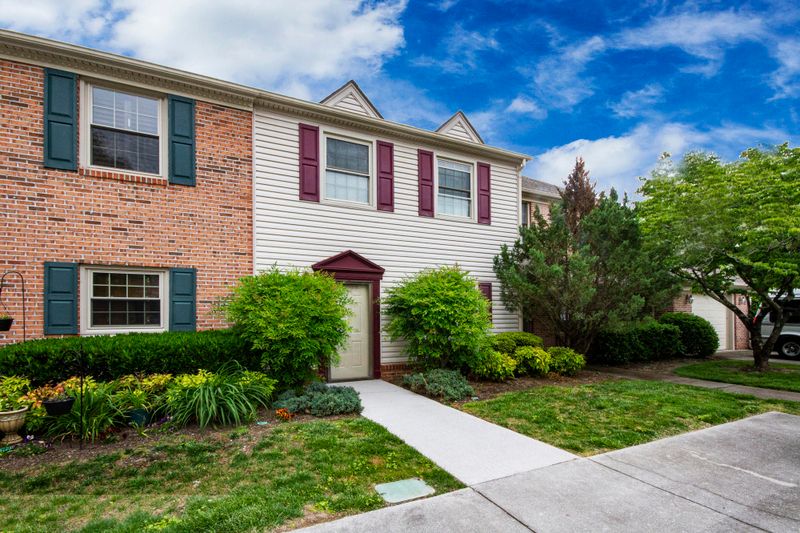 4422 Washington Ct, Knoxville, TN 37917