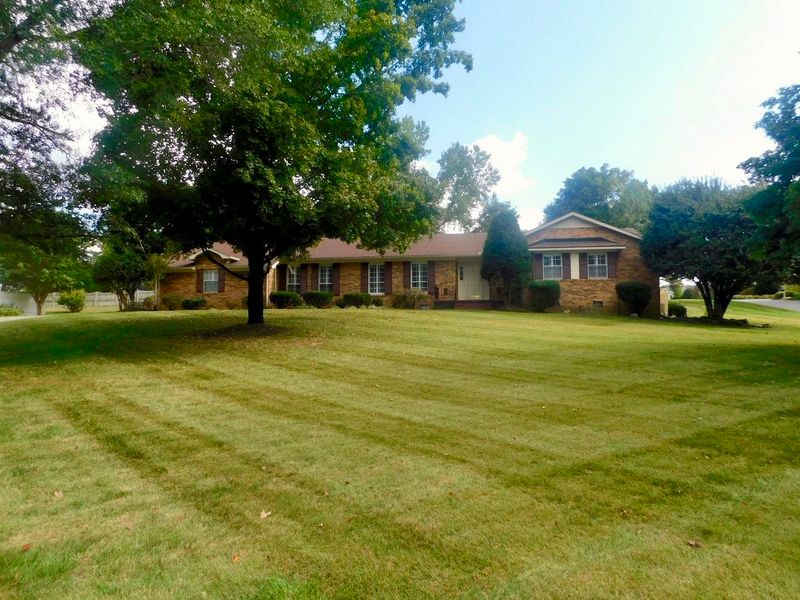 600 Glen Willow Dr, Knoxville, TN 37934